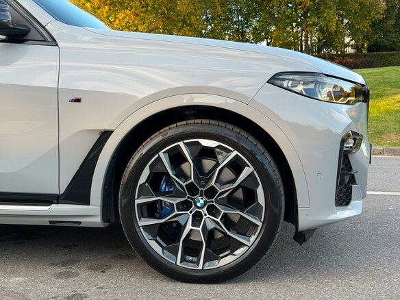 2022 BMW X7 40i I (G07), белый, 9099000 рублей - вид 8