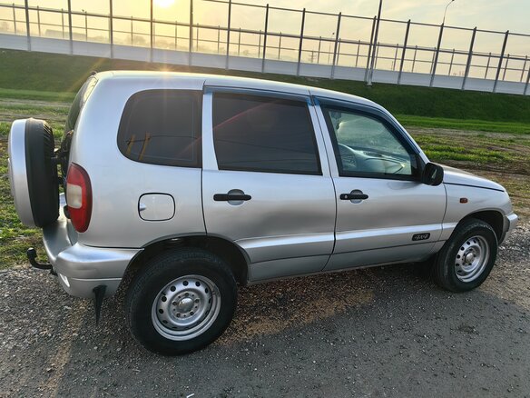 2008 Chevrolet Niva I, серебристый, 450000 рублей - вид 3