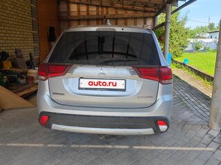 2018 Mitsubishi Outlander III Рестайлинг 2, серебристый, 1600000 рублей, вид 2