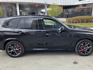 2022 BMW X5 40i IV (G05/G18), чёрный, 10810000 рублей, вид 4
