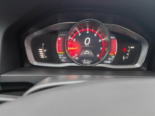 2018 Volvo V60 I Рестайлинг, белый, 1600000 рублей, вид 5