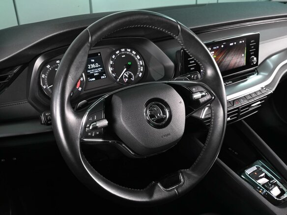 2021 Skoda Octavia IV (A8), белый, 2385000 рублей - вид 11