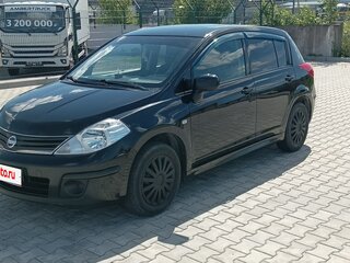 2012 Nissan Tiida I Рестайлинг, чёрный, 675000 рублей, вид 1