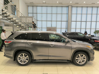 2013 Toyota Highlander III (XU50), коричневый, 2395000 рублей, вид 4