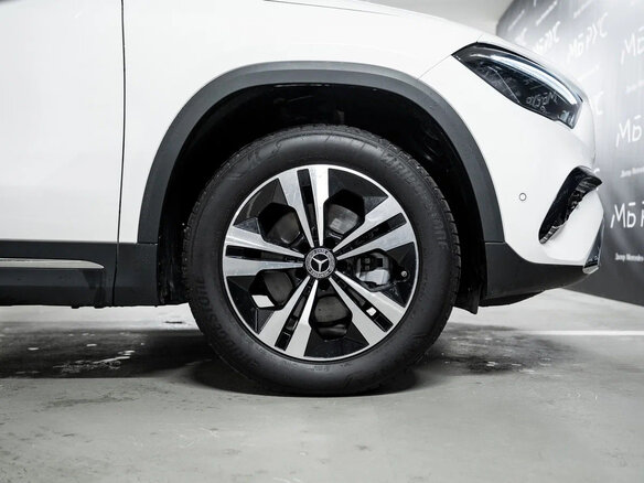 2025 Mercedes-Benz GLA 200 II (H247) Рестайлинг, белый, 5490000 рублей - вид 4