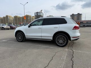 2015 Volkswagen Touareg II Рестайлинг, белый, 2700000 рублей, вид 2
