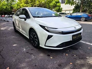 2026 Toyota Corolla XII (E210) Рестайлинг 2, белый, 2103333 рублей, вид 3