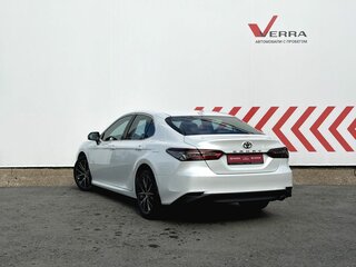 2021 Toyota Camry VIII (XV70) Рестайлинг, белый, 3750000 рублей, вид 3
