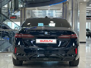 2023 BMW 5 серии 520d xDrive VIII (G60/G61/G68), синий, 7150000 рублей, вид 5