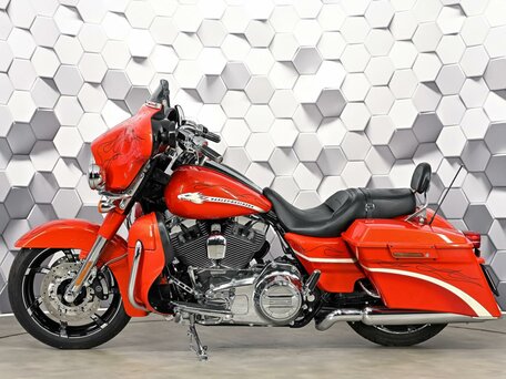 2010 Harley-Davidson CVO Street Glide, красный, 1300000 рублей, вид 4