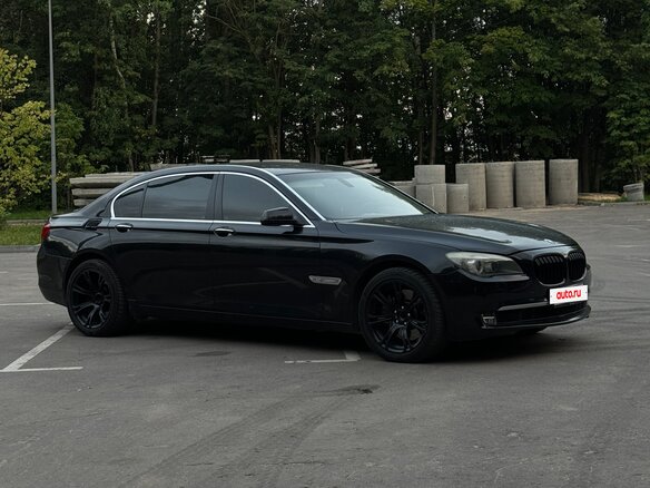 2011 BMW 7 серии 750i xDrive V (F01/F02/F04), чёрный - вид 2