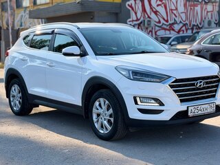 2018 Hyundai Tucson III Рестайлинг, белый, 2350000 рублей, вид 3