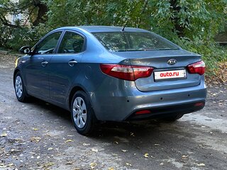 2014 Kia Rio 5-speed III, голубой, 920000 рублей, вид 3