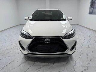 2022 Toyota Yaris L X XP150 Рестайлинг, белый, 1057000 рублей, вид 2