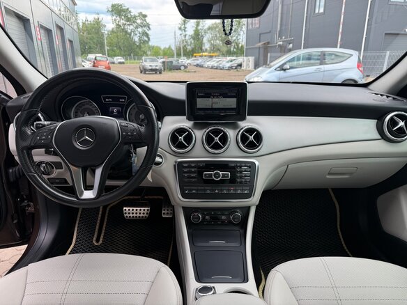 2015 Mercedes-Benz GLA 250 I (X156), коричневый - вид 8