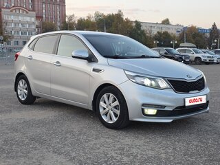 2015 Kia Rio III Рестайлинг, серебристый, 850000 рублей, вид 2