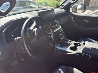 2022 Toyota Land Cruiser 300 Series, чёрный, 13990000 рублей, вид 3