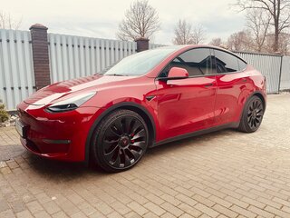 2022 Tesla Model Y Performance I, красный, 2600000 рублей, вид 1