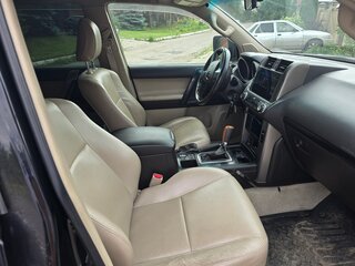 2010 Toyota Land Cruiser Prado 150 Series, чёрный, 3000000 рублей, вид 5