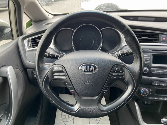 2017 Kia Ceed II Рестайлинг, бежевый, 1318000 рублей - вид 15