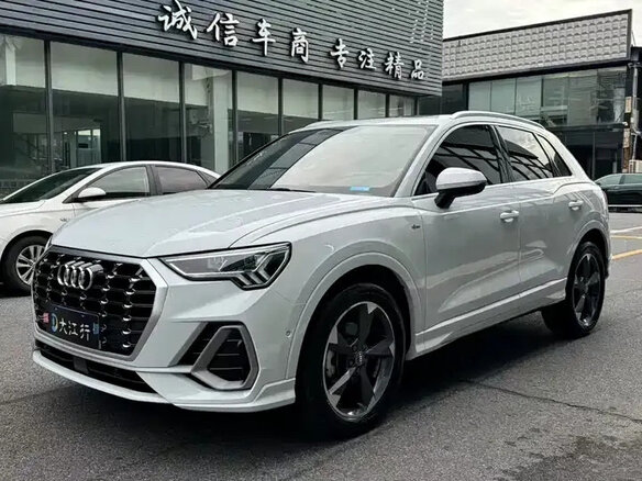2020 Audi Q3 35 TFSI II (F3), белый, 2200025 рублей