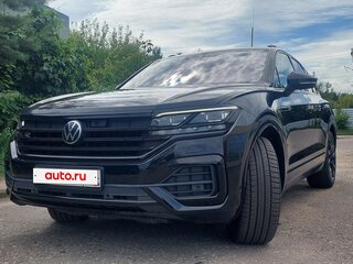 2021 Volkswagen Touareg III, чёрный, 6900000 рублей, вид 2