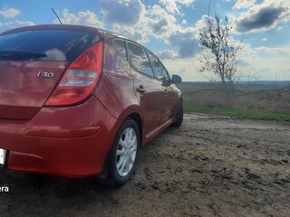 2010 Hyundai i30 I Рестайлинг, красный, 630000 рублей, вид 3