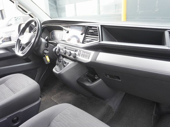 2021 Volkswagen Multivan Long T6 Рестайлинг, чёрный, 4945000 рублей - вид 10