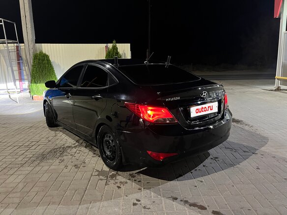 2015 Hyundai Solaris I Рестайлинг, чёрный, 800000 рублей - вид 4