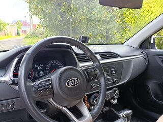 2021 Kia Rio X IV Рестайлинг, белый, 1650000 рублей, вид 5