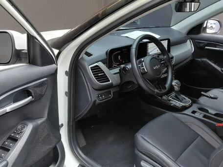 2023 Kia Seltos I Рестайлинг, белый, 1630000 рублей, вид 5
