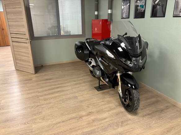 2023 BMW R 1250 RT, чёрный, 3000000 рублей - вид 4