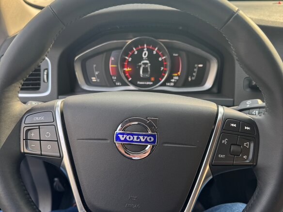 2018 Volvo S60 Cross Country, чёрный, 1850000 рублей - вид 3