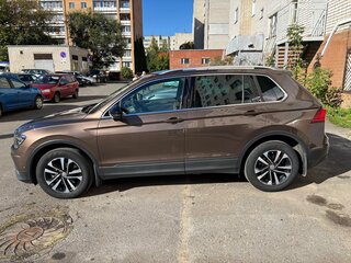 2019 Volkswagen Tiguan II, коричневый, 2889000 рублей, вид 2