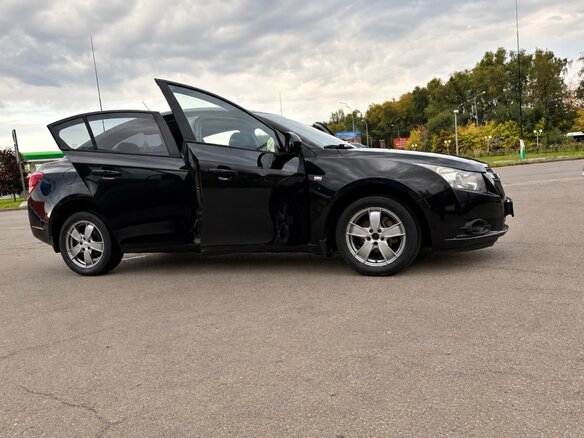 2010 Chevrolet Cruze I, чёрный, 720000 рублей - вид 15