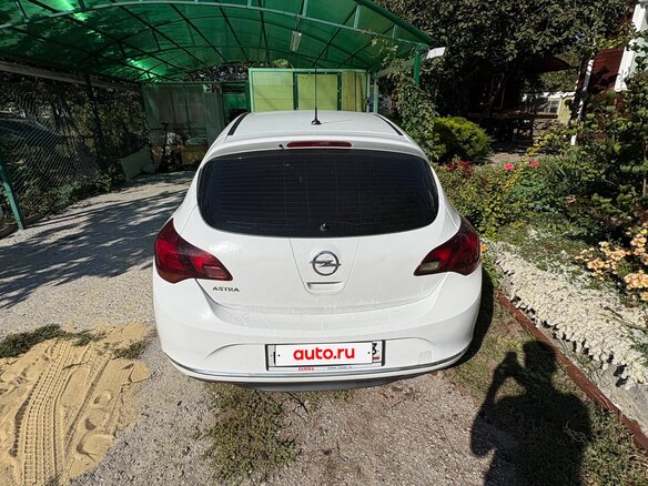 2013 Opel Astra J Рестайлинг, белый - вид 5