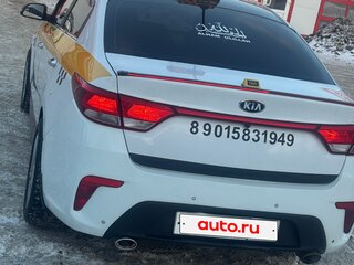 2017 Kia Rio IV, серебристый, 1150000 рублей, вид 4