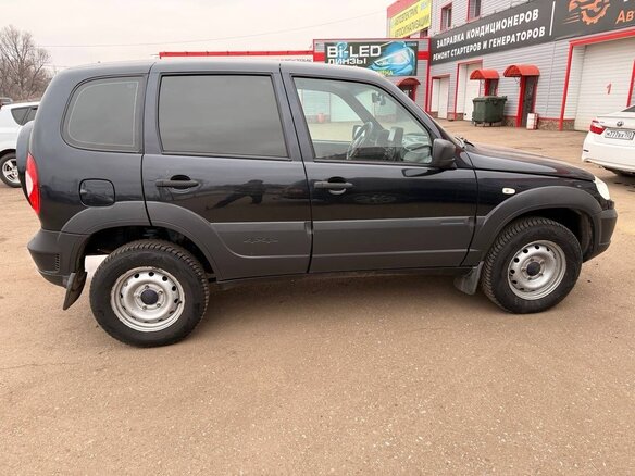 2019 Chevrolet Niva I Рестайлинг, чёрный, 620000 рублей - вид 6