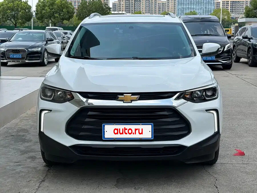Открыть фотографии: Chevrolet Tracker IV