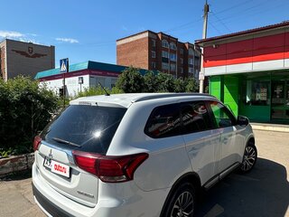 2015 Mitsubishi Outlander III Рестайлинг 2, белый, 1550000 рублей, вид 4
