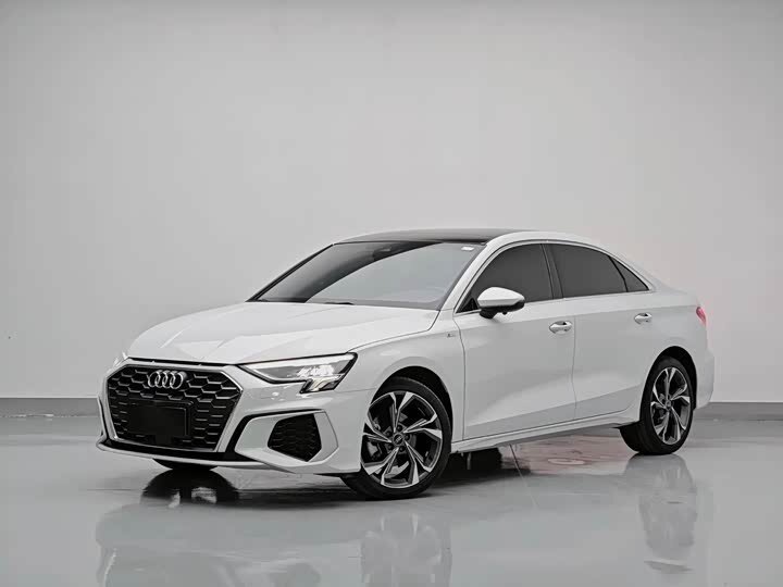 Открыть фотографии: Audi A3 IV (8Y)