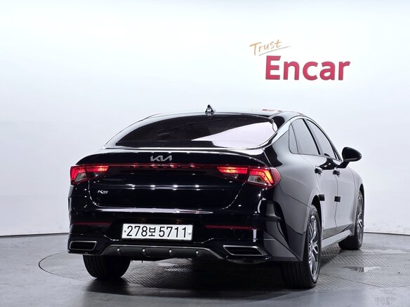 2022 Kia K5 III, чёрный, 2098000 рублей - вид 2