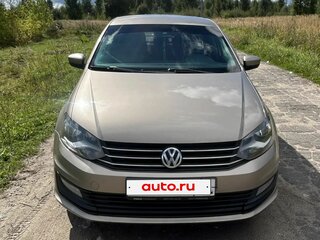 2015 Volkswagen Polo V Рестайлинг, бежевый, 700000 рублей, вид 2