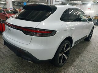 2025 Porsche Macan I Рестайлинг 2, белый, 9990000 рублей, вид 3