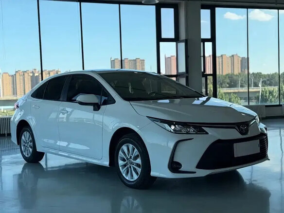 2024 Toyota Corolla XII (E210), белый, 1720290 рублей - вид 2