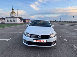 2016 Volkswagen Polo V Рестайлинг, белый, 800000 рублей, вид 1