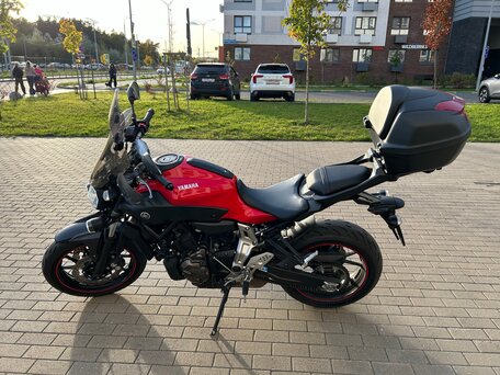 2016 Yamaha MT-07 (FZ-07), красный, 610000 рублей, вид 2