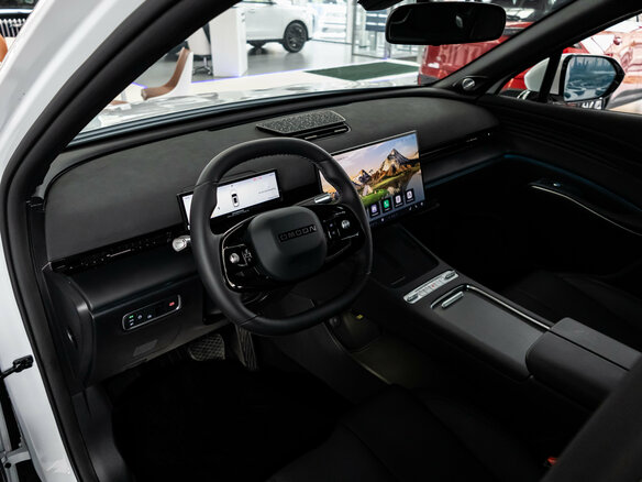 2026 Omoda C7, белый - вид 18
