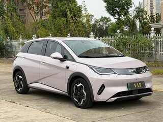 2025 BYD Dolphin 45.12 kWh I Рестайлинг, белый, 1076000 рублей, вид 3