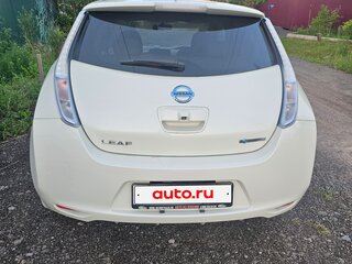 2011 Nissan Leaf (EM61) I (ZE0/AZE0), белый, 520000 рублей, вид 3